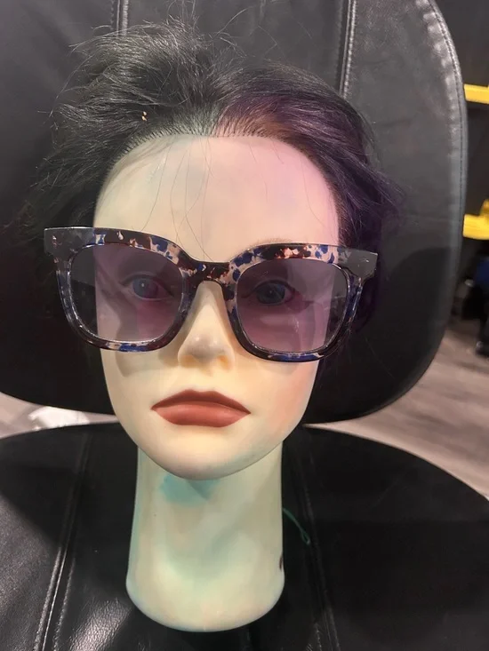 Aj Morgan Tortoiseshell Sunglasses with Purple Lenses - Picture 2 of 10